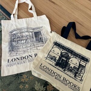 2 London Books Tote Bags / Zipper